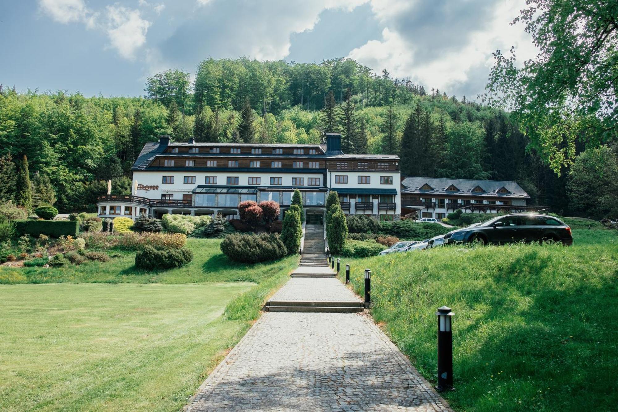 Hotel Troyer Trojanovice Buitenkant foto